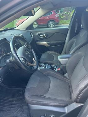 Gray 2017 Jeep Cherokee Latitude