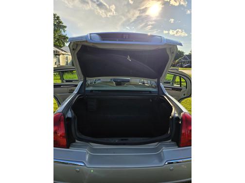 Beige 2004 Lincoln Town Car Base