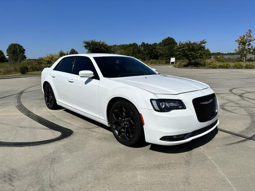 2019 Chrysler 300 S