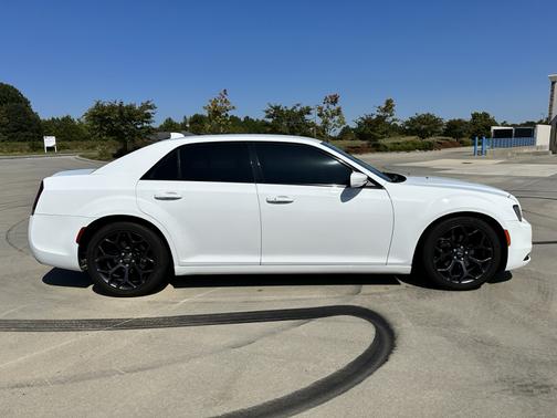 2019 Chrysler 300 S