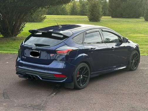 2017 Ford Focus ST Base