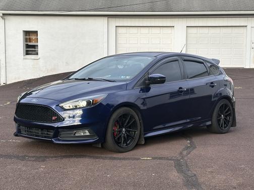 2017 Ford Focus ST Base