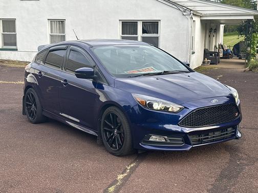 2017 Ford Focus ST Base