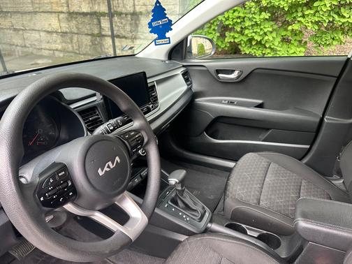White 2022 Kia Rio S