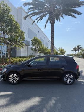 2016 Volkswagen e-Golf SE