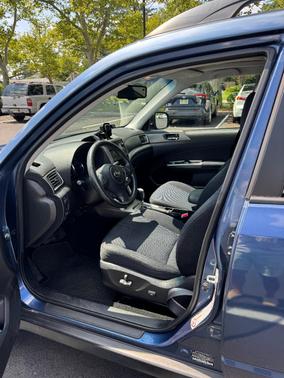 Blue 2011 Subaru Forester 2.5 X Premium