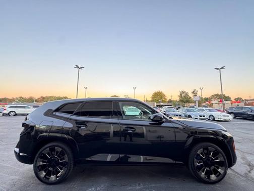 2023 BMW XM Base