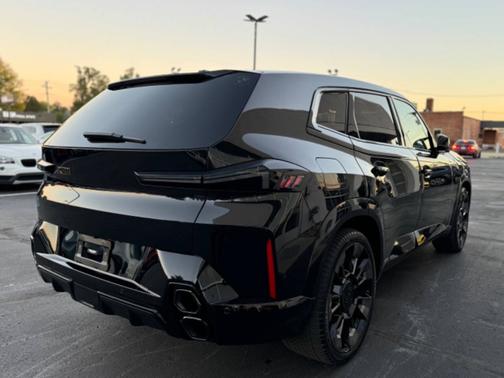 2023 BMW XM Base