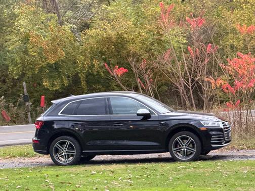 Black 2018 Audi SQ5 3.0T Premium Plus