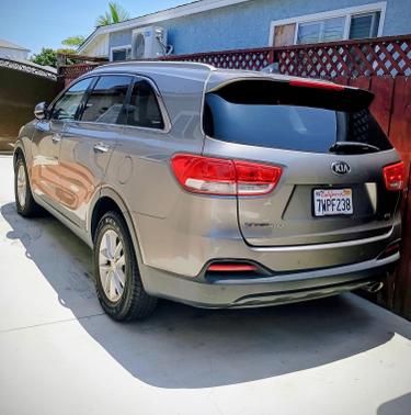 Gray 2017 Kia Sorento LX