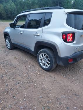 Photo 1 of 3 of 2019 Jeep Renegade Sport