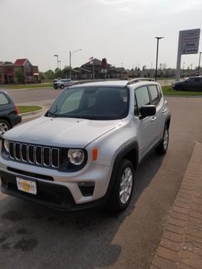 Photo 3 of 3 of 2019 Jeep Renegade Sport