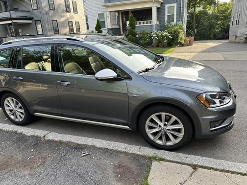 2017 Volkswagen Golf Alltrack TSI SE