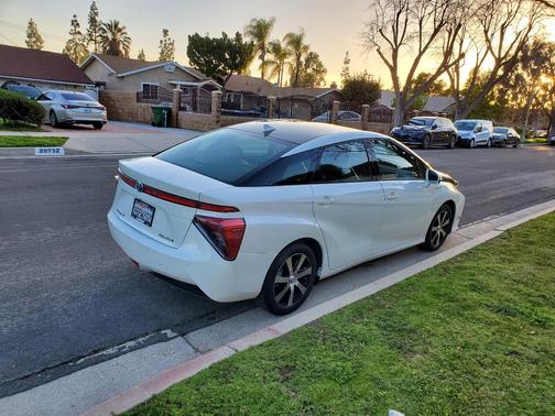 White 2019 Toyota Mirai Base