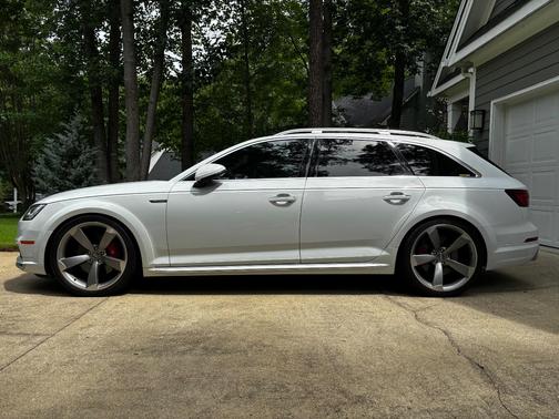 White 2018 Audi A4 allroad 2.0T Premium