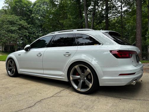 White 2018 Audi A4 allroad 2.0T Premium