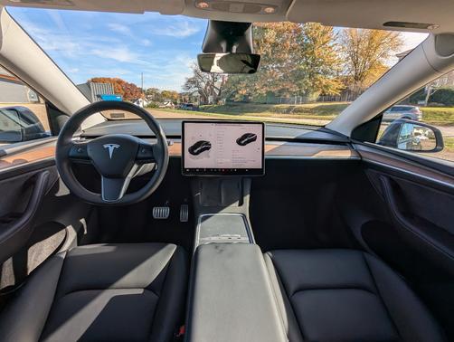 2023 Tesla Model Y Performance