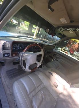White 2000 Cadillac Escalade 4WD