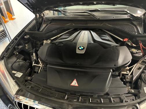 Gray 2016 BMW X6 xDrive50i