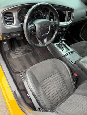 Yellow 2018 Dodge Charger R/T 392