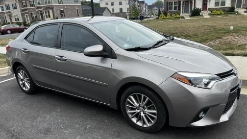 Photo 4 of 10 of 2015 Toyota Corolla LE Plus