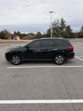 2019 Nissan Pathfinder S