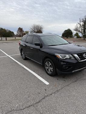 2019 Nissan Pathfinder S