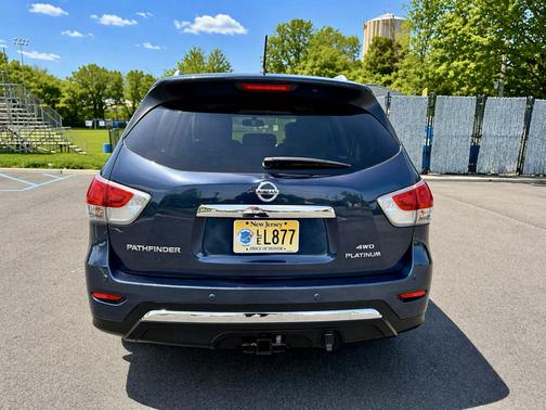 Blue 2015 Nissan Pathfinder Platinum