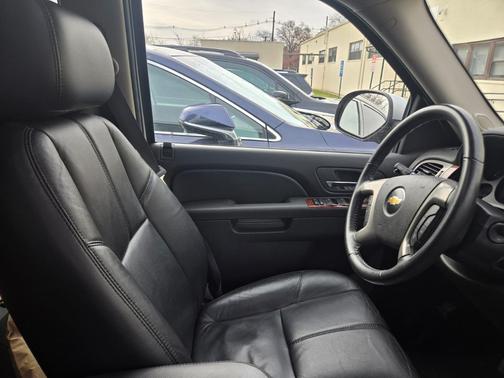 2011 Chevrolet Suburban 1500 LT