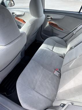 Gray 2009 Toyota Corolla LE