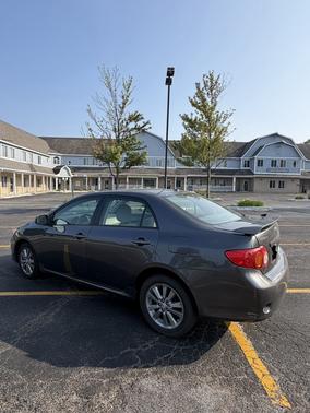 Gray 2009 Toyota Corolla LE