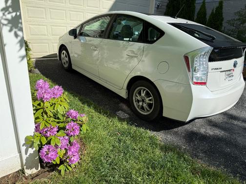White 2010 Toyota Prius IV
