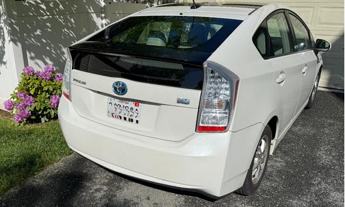 White 2010 Toyota Prius IV