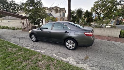 Gray 2009 Toyota Camry LE