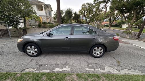 Gray 2009 Toyota Camry LE