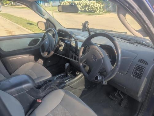 Blue 2006 Ford Escape XLT