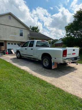 White 2004 Dodge Ram 3500 Laramie Quad Cab DRW