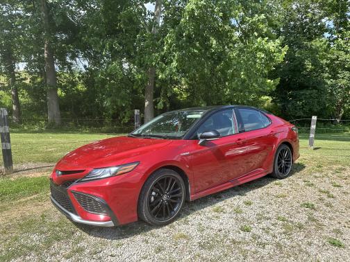 2021 Toyota Camry Hybrid XSE
