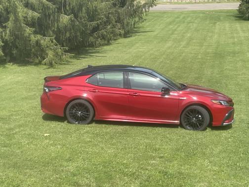 2021 Toyota Camry Hybrid XSE