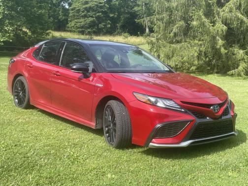 2021 Toyota Camry Hybrid XSE