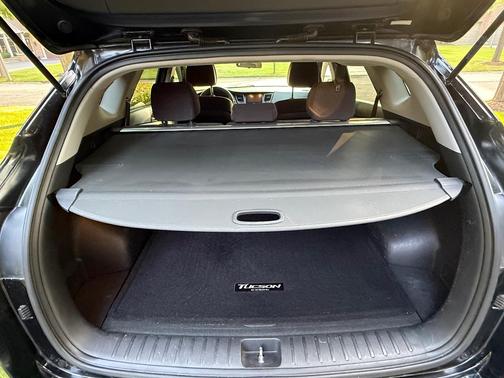 Black 2017 Hyundai TUCSON SE