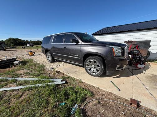 Gray 2016 GMC Yukon XL Denali