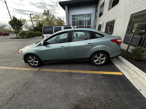 Blue 2012 Ford Focus SEL