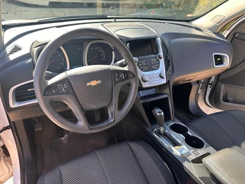 White 2017 Chevrolet Equinox LS