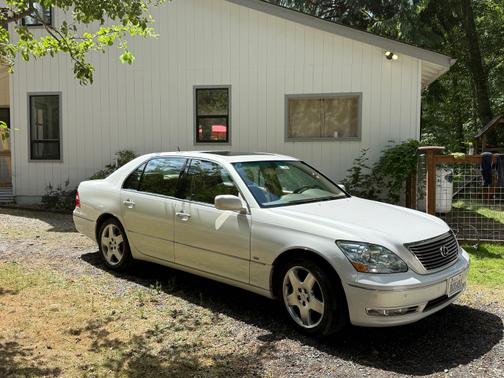 2004 Lexus LS 430 Base