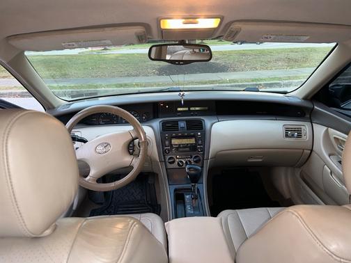 2004 Toyota Avalon XL
