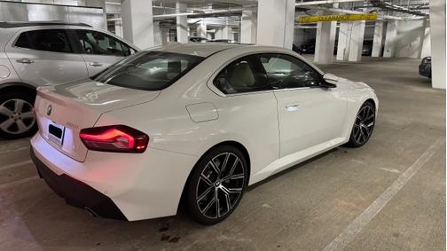 2022 BMW 230 i