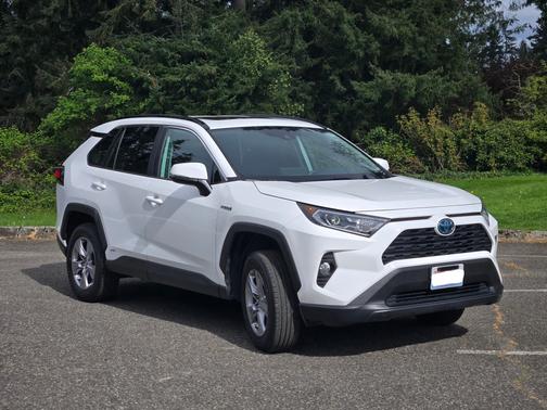 2019 Toyota RAV4 Hybrid XLE