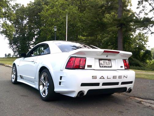 White 2002 Ford Mustang GT