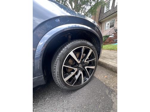 2021 Volvo XC90 Recharge Plug-In Hybrid T8 Inscription Expression 7 Passenger